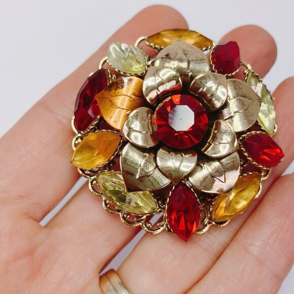 VTG 50s Mid Century Glass Floral Gold Tone Layered Rhinestone Brooch Red Orange - Picture 2 of 12